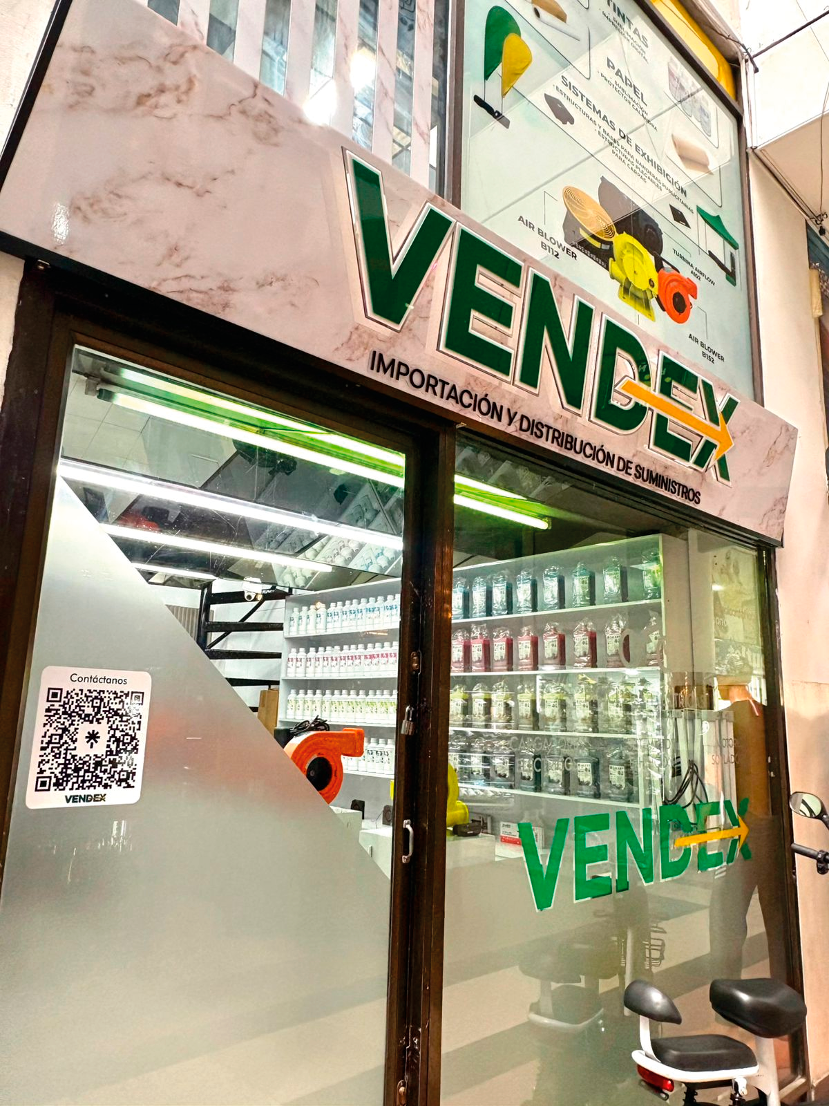 Fachada de la tienda VENDEX en Bogotá